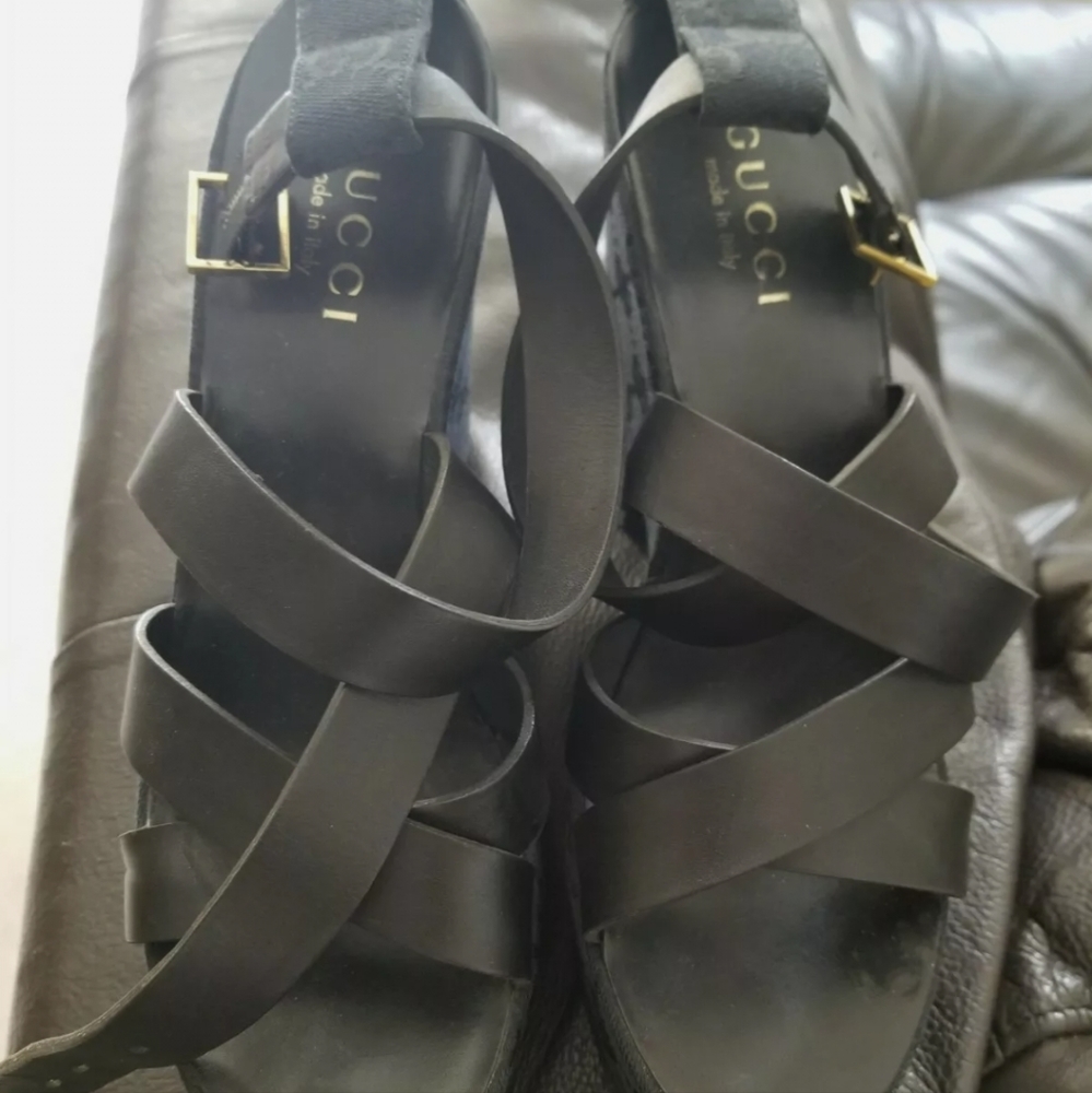 Gucci monogram wedge with leather top-black-size 7.5 - excellent condition